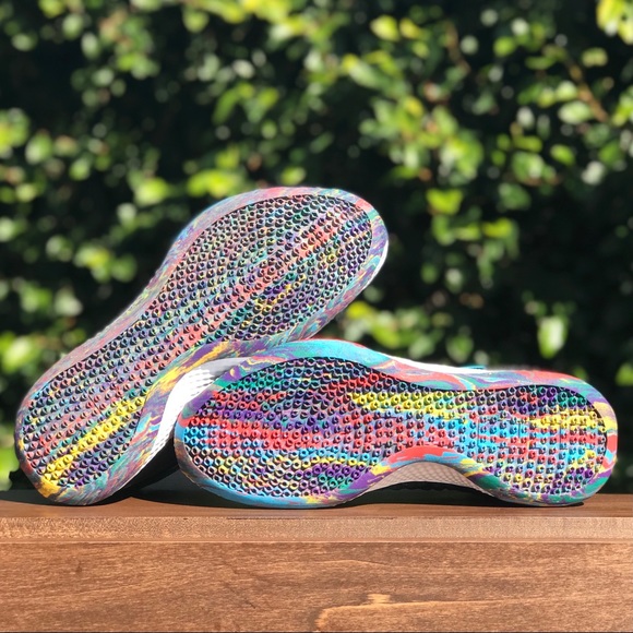 Nike Air Zoom UNVRS Flyease Basketball Shoes - Picture 9 of 10